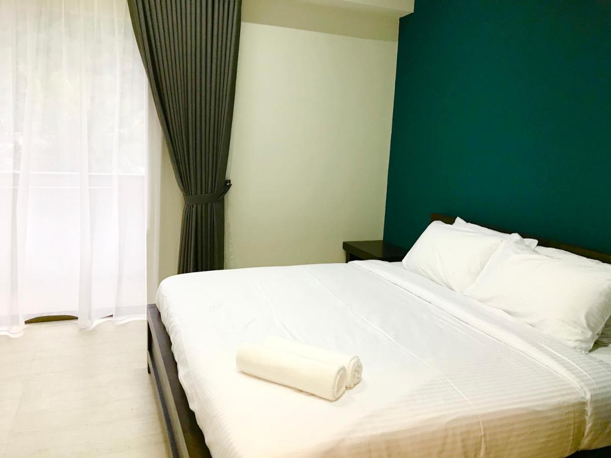 By The Beach - Luxury 2 Bedrooms Family Suite Batu Ferringhi Exterior photo